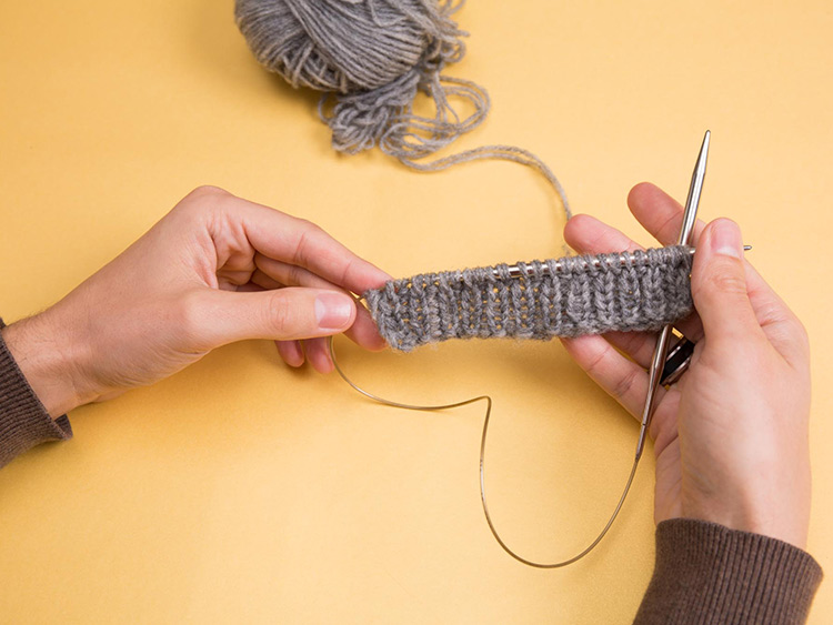 SCHAL MIT FARBVERLAUF UND ZOPFMUSTER Schritt 6