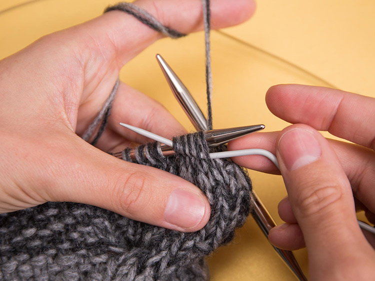 SCHAL MIT FARBVERLAUF UND ZOPFMUSTER Schritt 9